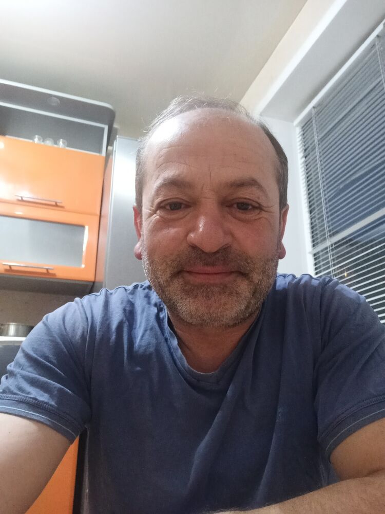  29301021  Mehmet, 52 ,    