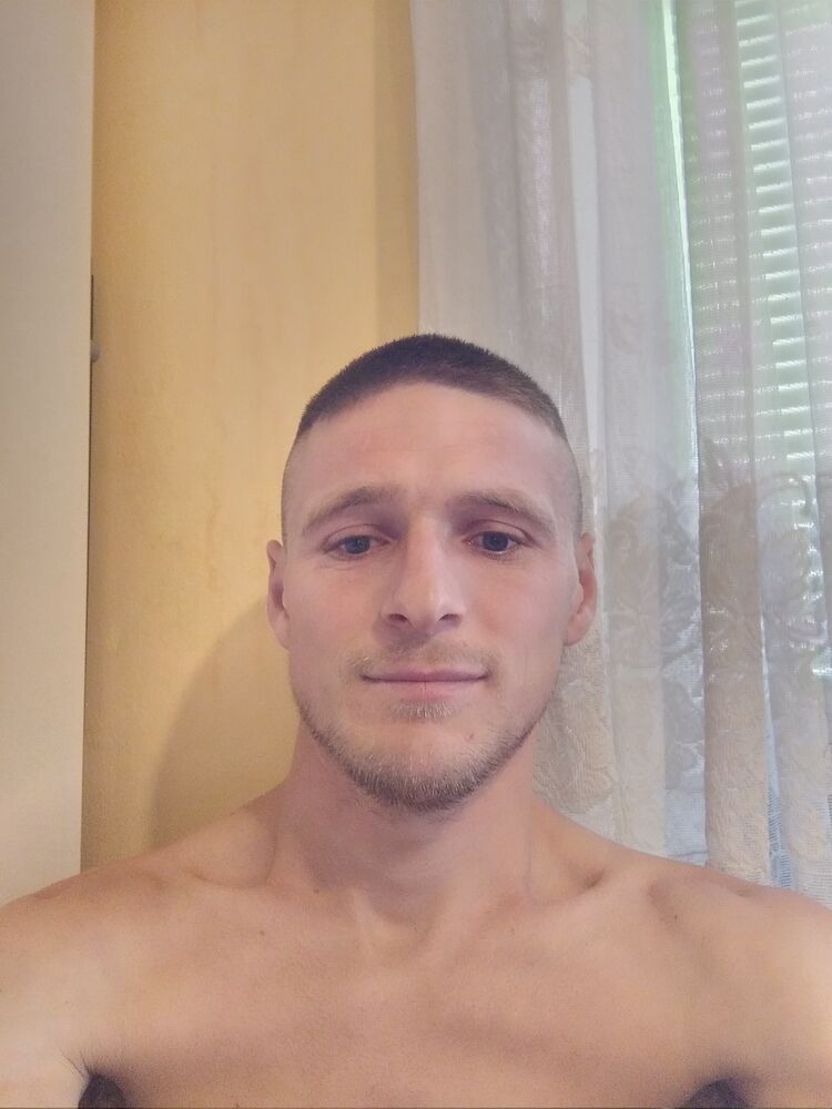  23816181  Valeri, 31 ,    