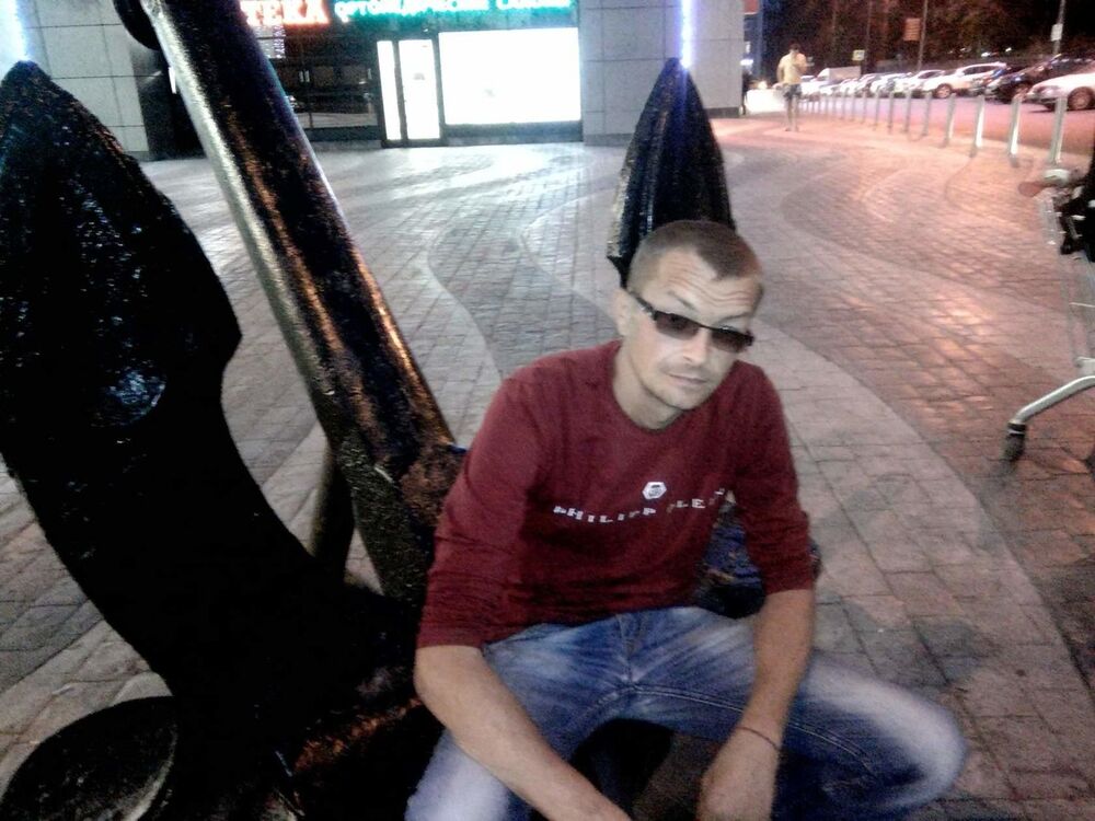  12372381  Garik, 44 ,    