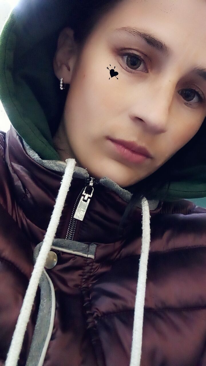  43557231  Katrin, 26 ,    