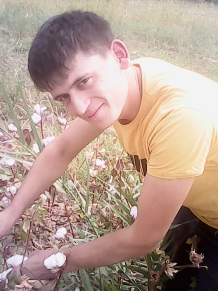  -,   Assli, 33 ,   