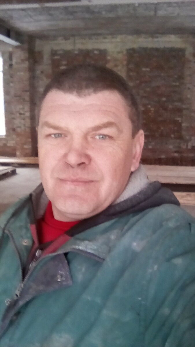  11800371  Vadim, 49 ,    