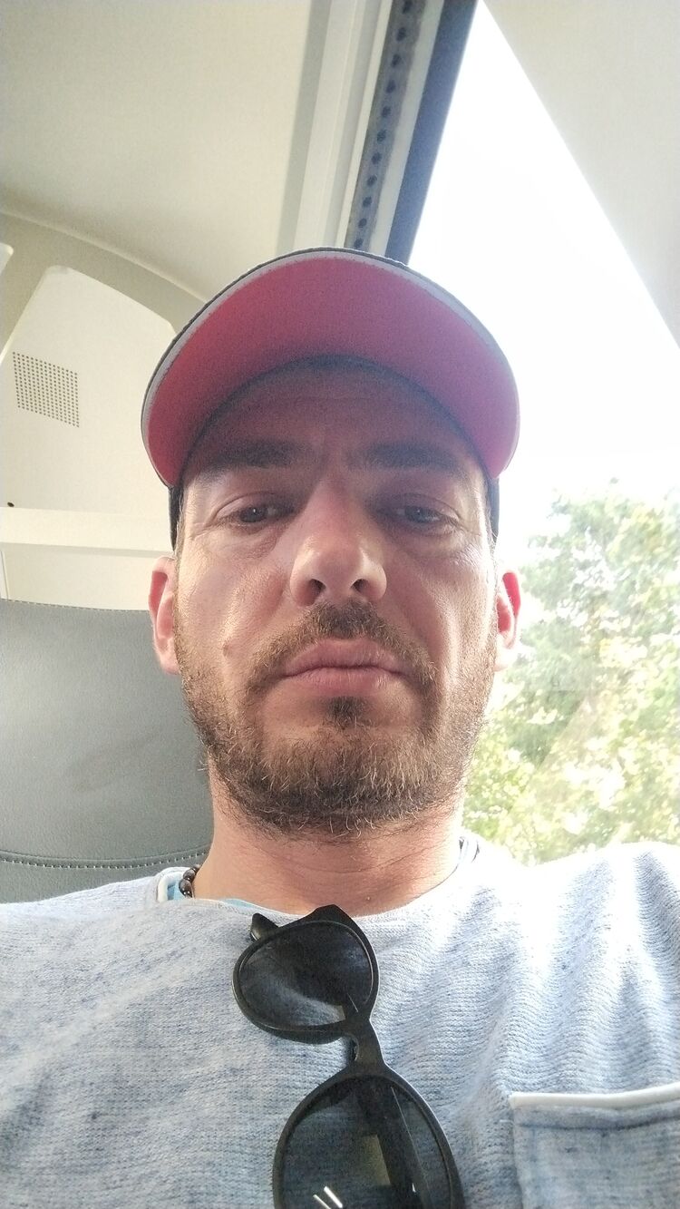  40042511  Aleksi, 35 ,    