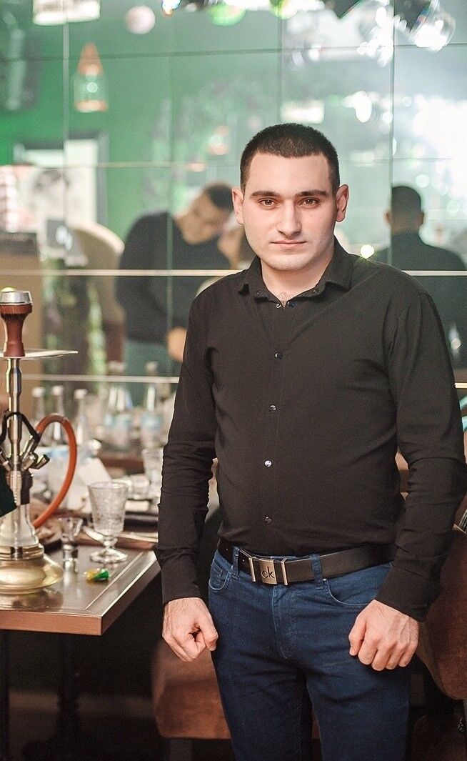  12508141  Artur, 32 ,    --