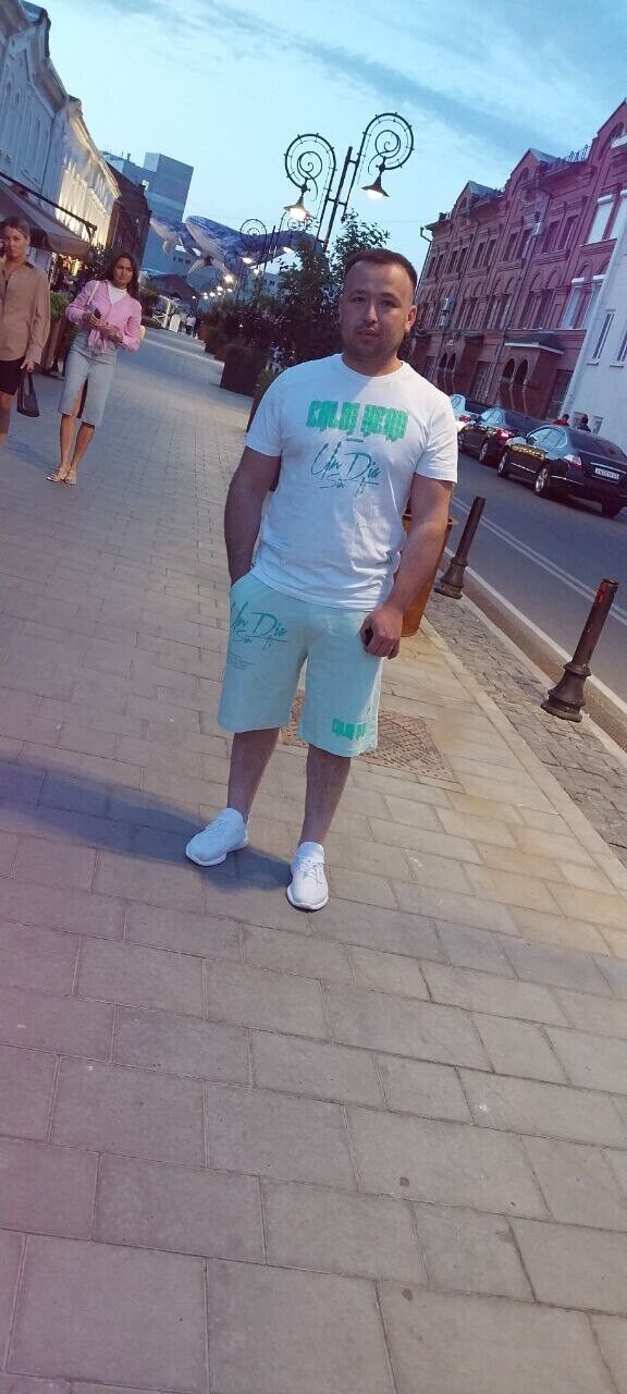  52169351  Shakhzod, 32 ,    