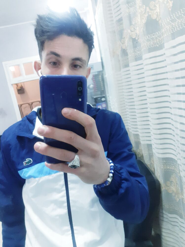 41920231  Haithem, 24 ,    