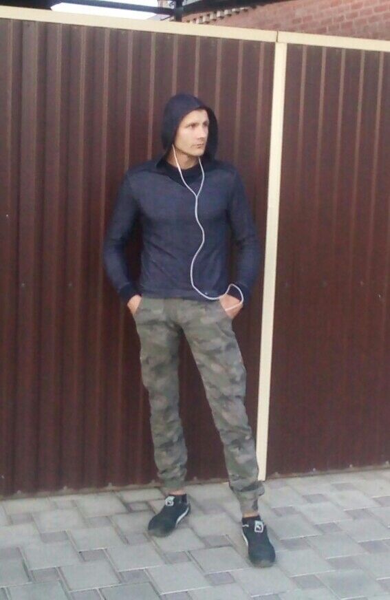  16905361  Sergei, 46 ,    