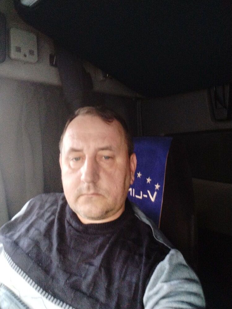  33559801  Nikola, 42 ,    