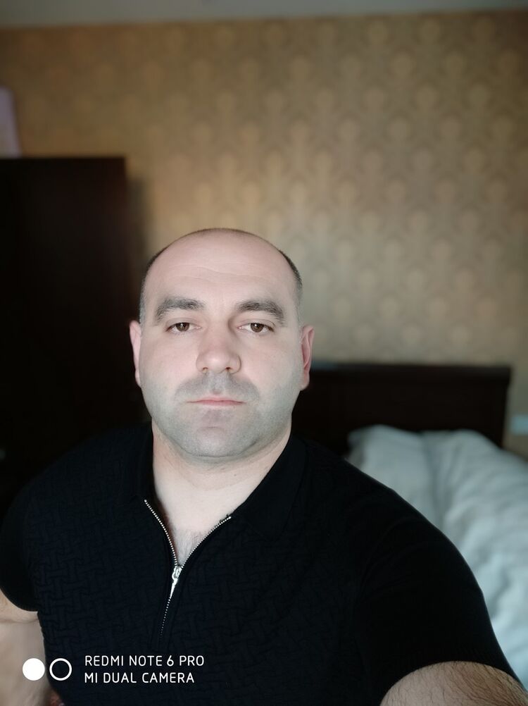  15929001  Orxan, 41 ,    