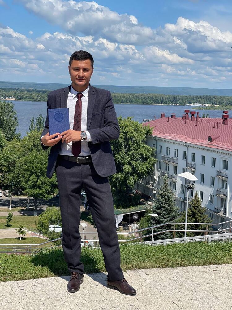  53619221  Maks, 25 ,    