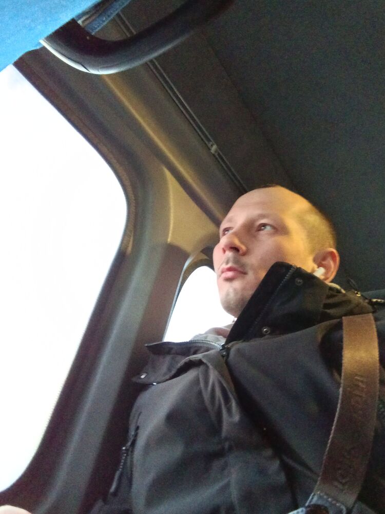  33358501  , 37 ,    