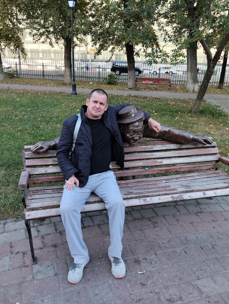  38800301  Yury, 50 ,    