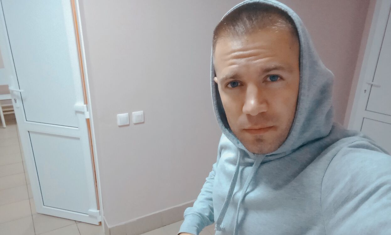  ,   Aleks, 32 ,   ,   