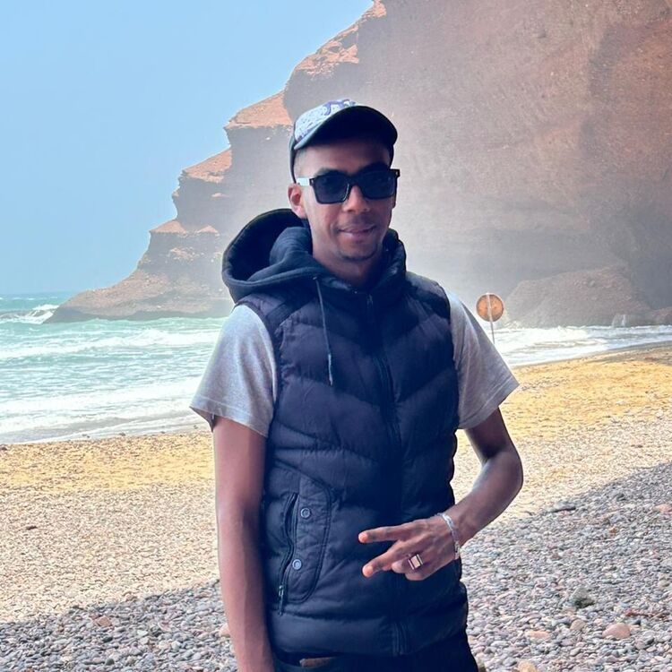  ,   Hicham, 27 ,   ,   