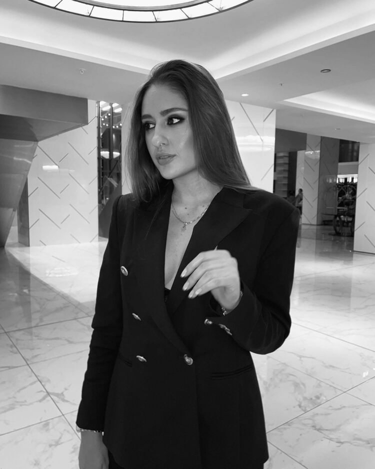  37131061  , 29 ,    -