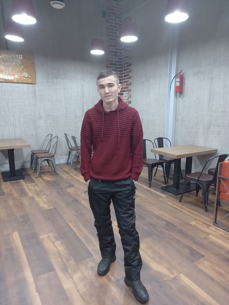  26831031  Khalil, 29 ,    -