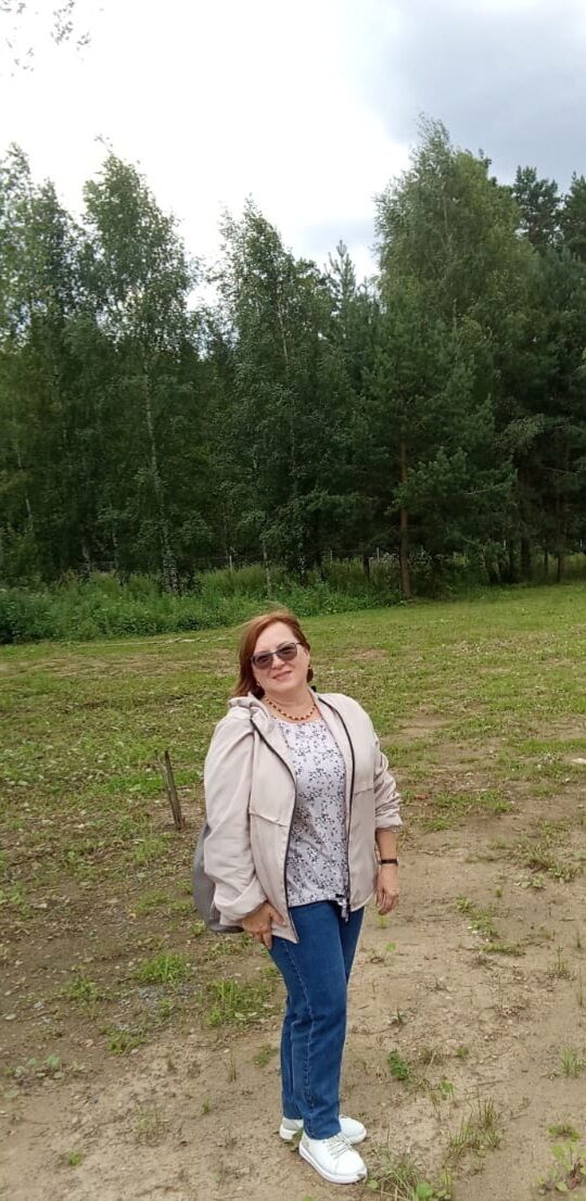  53148591  Elena, 52 ,    
