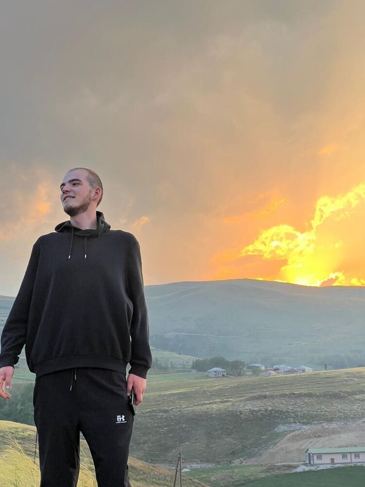  45271441  Ando, 21 ,    