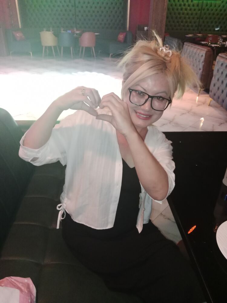  53689641  Samira, 44 ,    