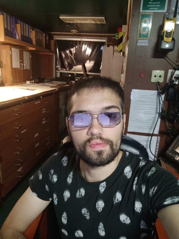  52218211  Burak, 26 ,    