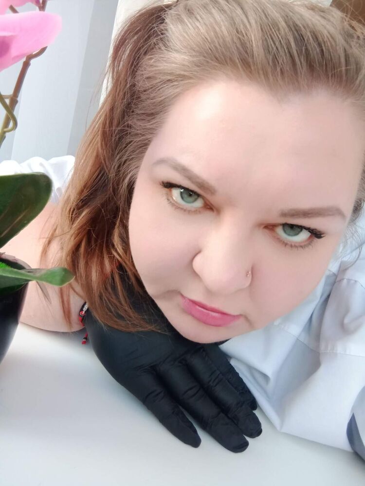  ,   Anastasia, 41 ,   