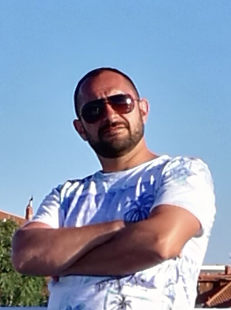  45338021  Sergi, 47 ,    