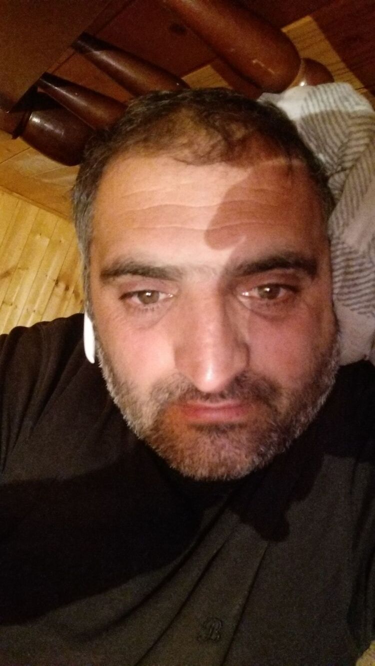  38164391  Yura, 41 ,    