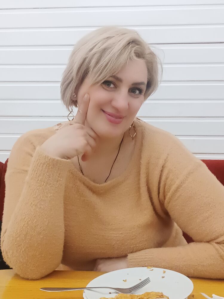  ,   Lina, 41 ,  