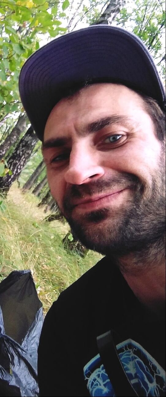  41193021  Pavel, 40 ,    