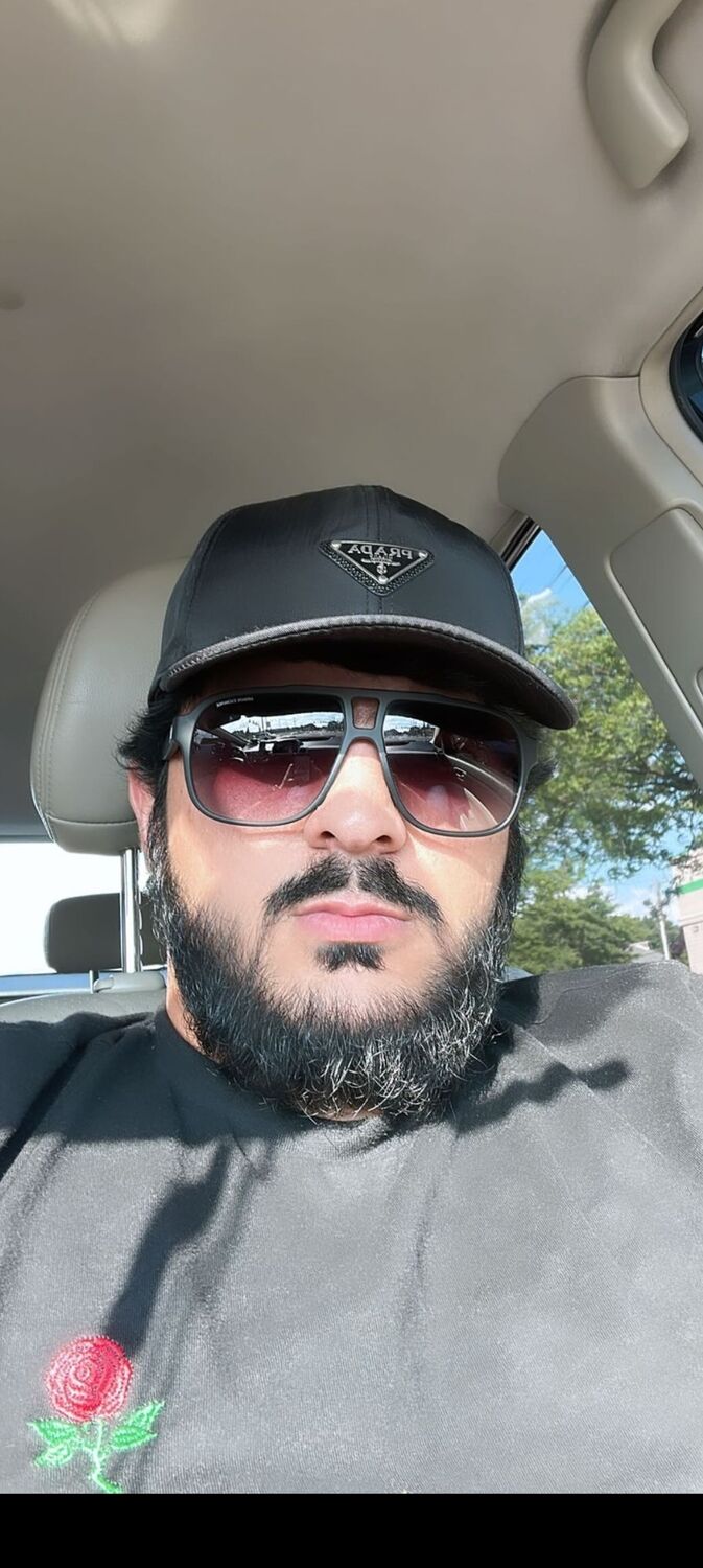  45793351  Ismail, 24 ,    