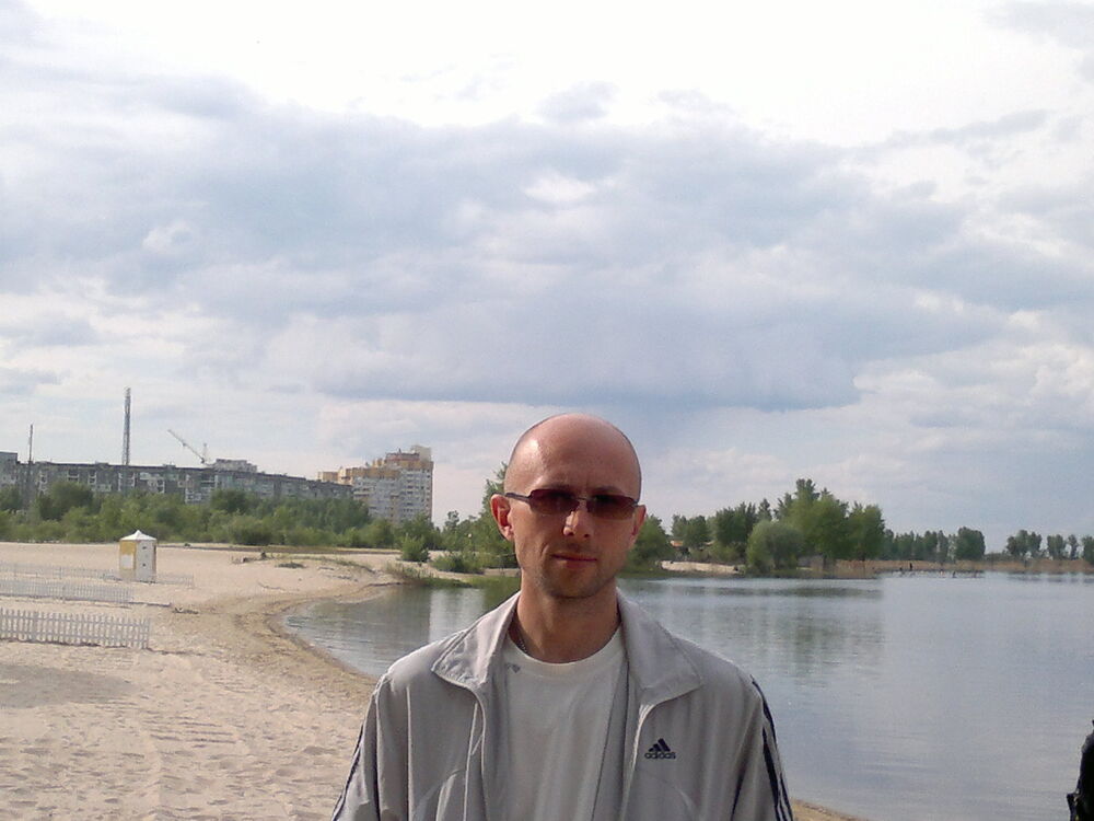  12355781  BrowSer, 46 ,    