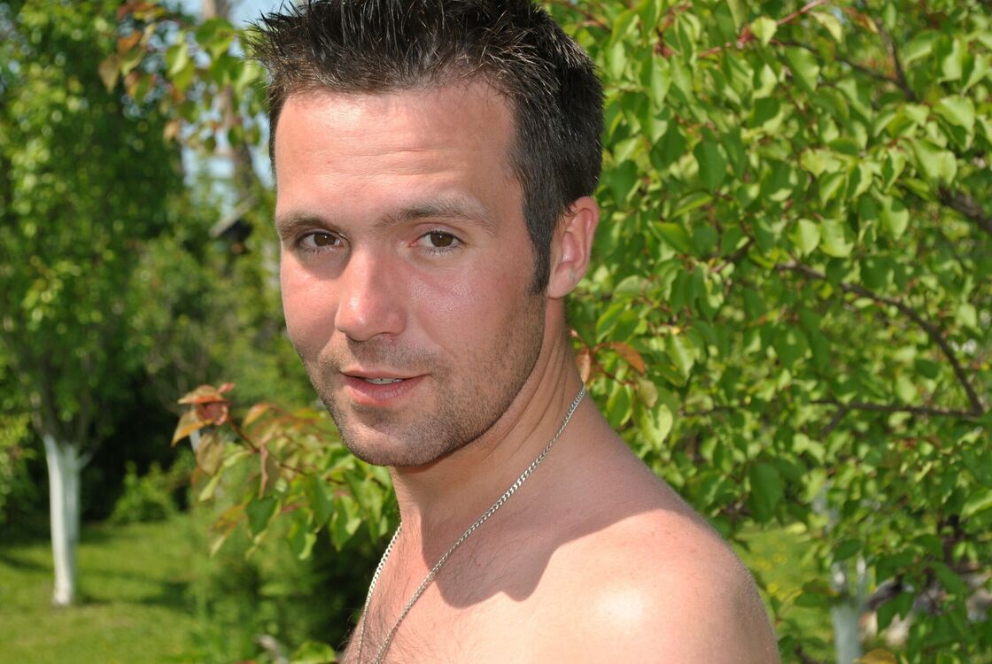  32928141  , 39 ,    -