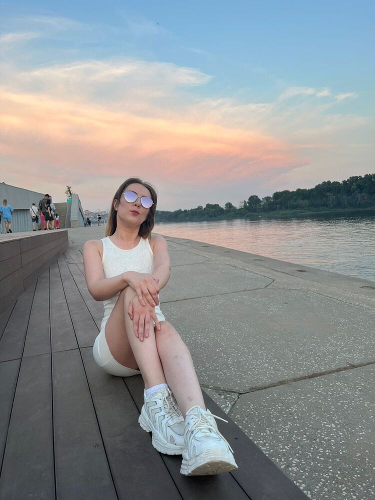  28034721  Kristina, 33 ,    