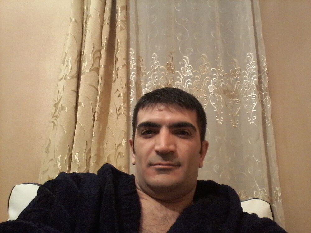  ,   Artur, 44 ,   ,   