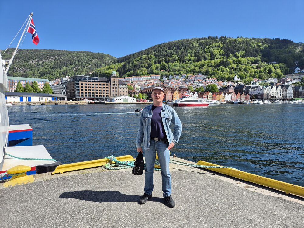  Pomorie,   Serghei, 43 ,   ,   