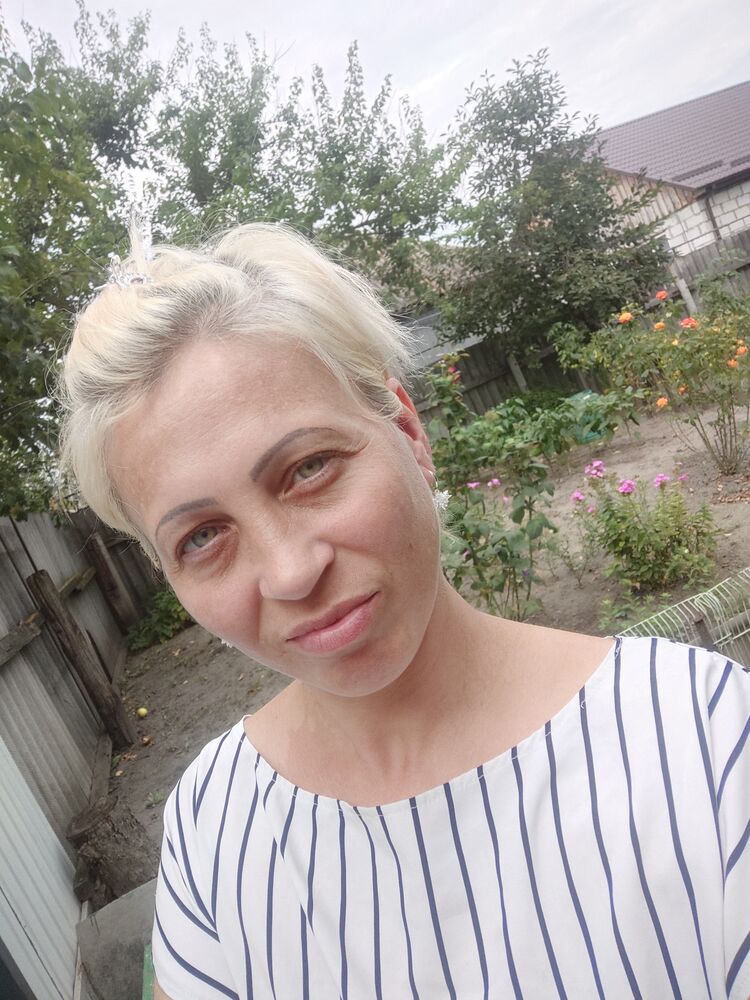  30061241  Pani Yanozk, 41 ,    