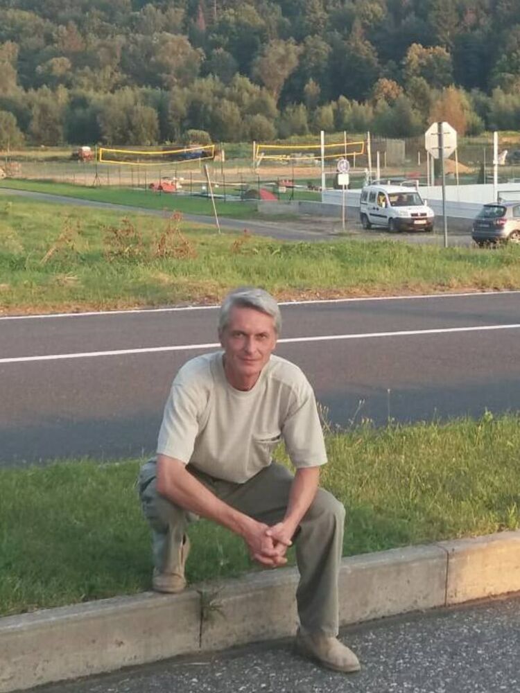  23773881  , 48 ,     