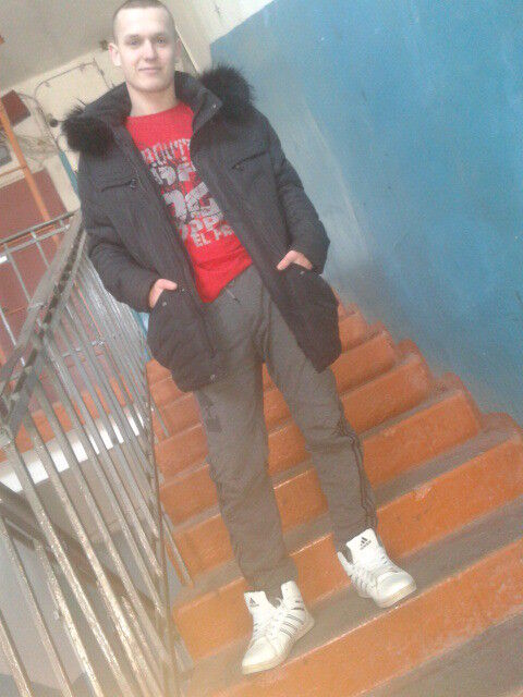  5763041  Nikolas, 32 ,    