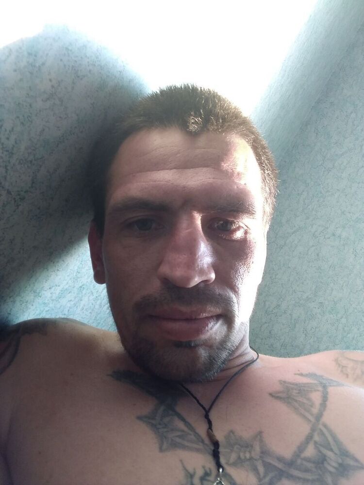  20433781  Artem, 40 ,    