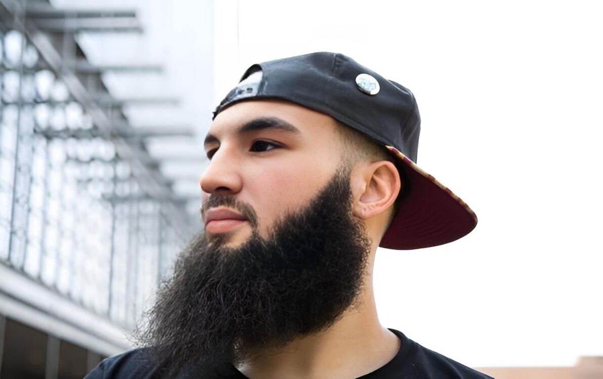  52034201  Ahmat, 25 ,    