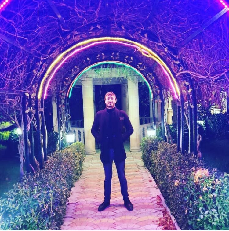  40684281  Sahin, 31 ,    