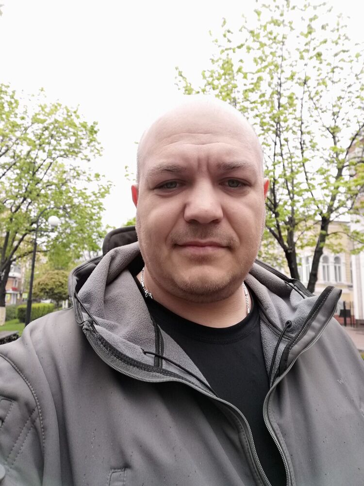  --,   Anton, 43 ,   ,   , c 