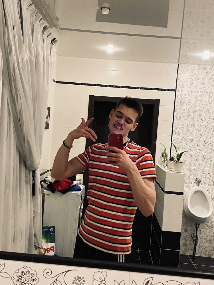  33161681  , 22 ,    -