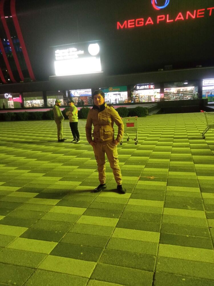  31405641  Ruslan, 33 ,    