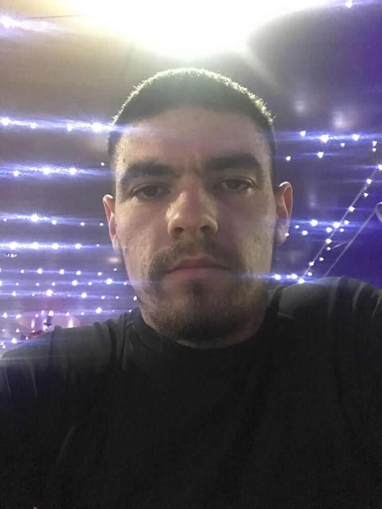  40592881  , 32 ,    