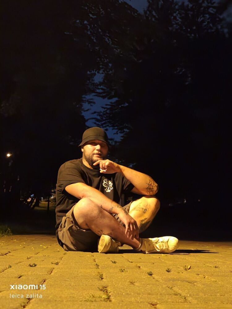  52788061  , 27 ,    
