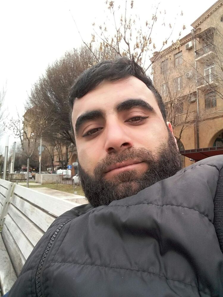  34239181  Vazgen, 30 ,    