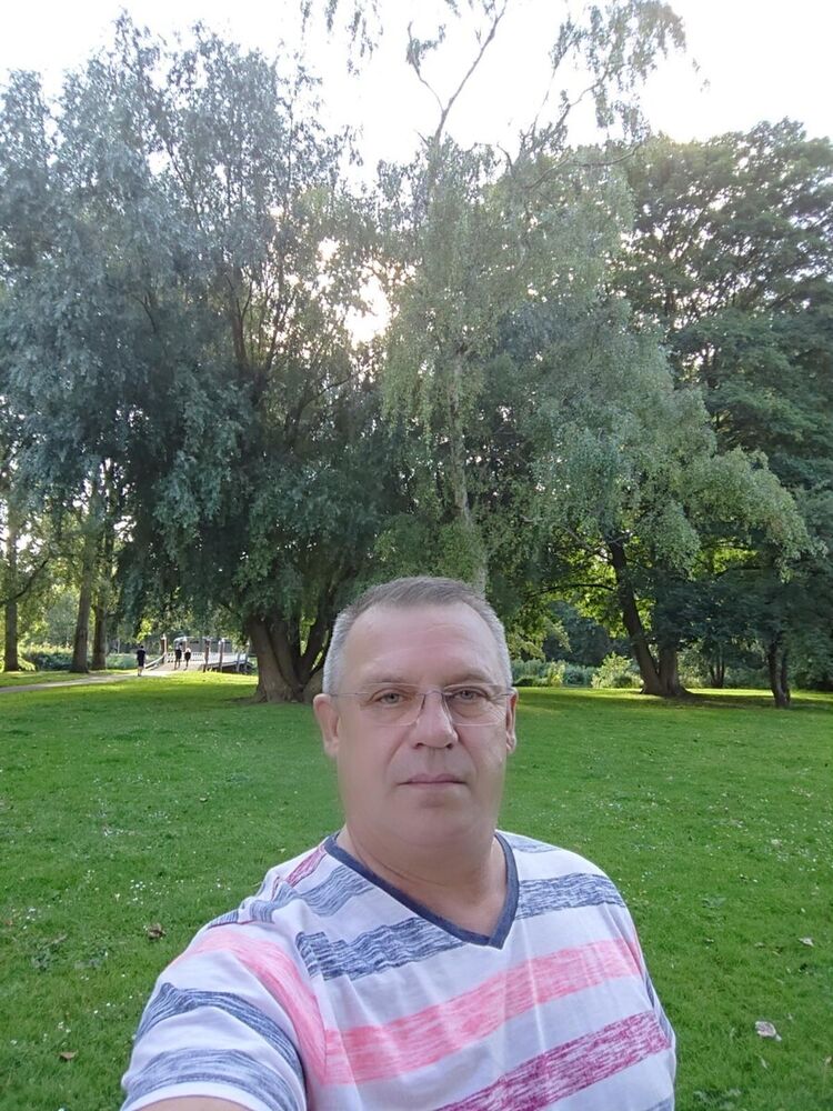  20084431  Igor, 60 ,    