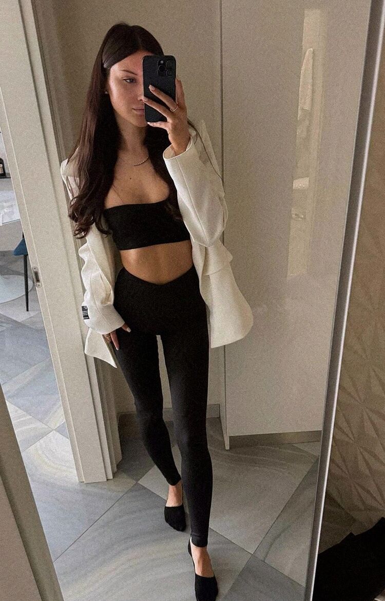  53596521  , 27 ,    -