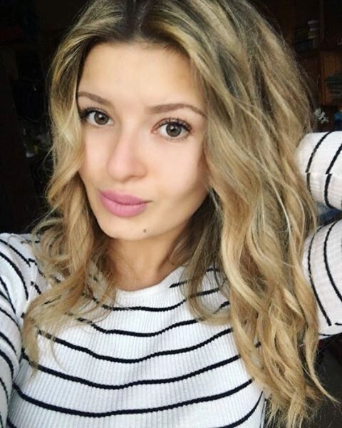  51811841  Anna, 35 ,    